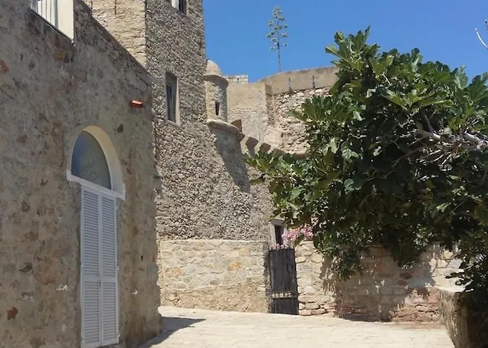 Le Bastion * Algajola (Corsica)